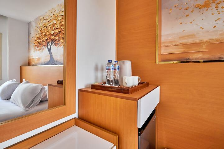 Room 16 of 42