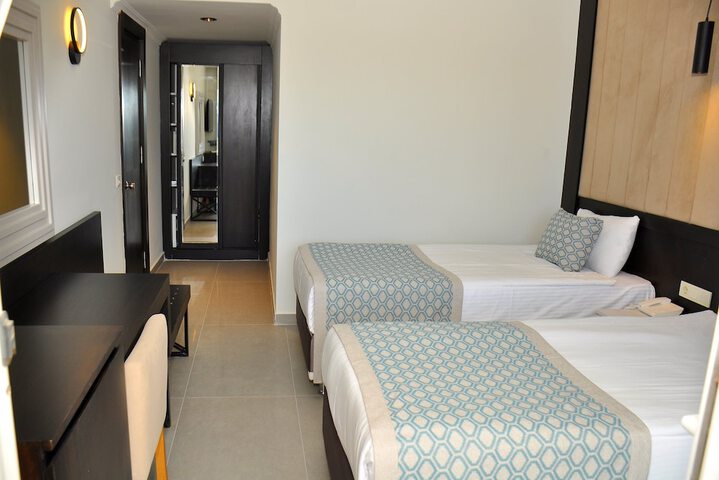 Room 32 of 82