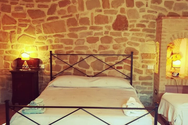 Room 48 of 100