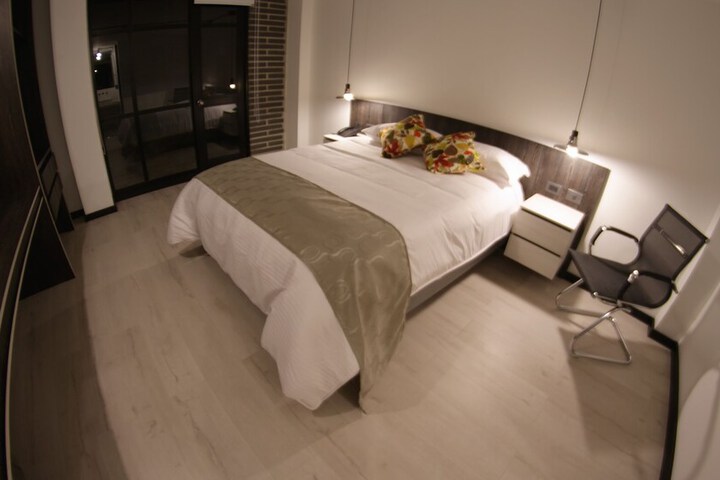 Room 10 of 21