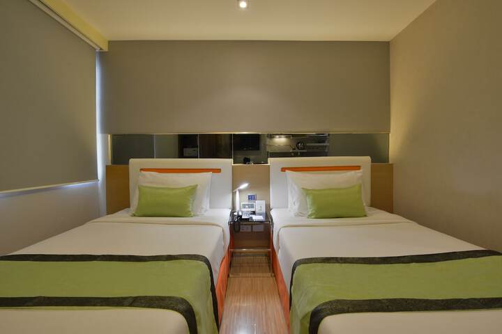 Room 4 of 31