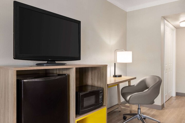 2 Double Beds (8 of 8)