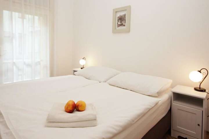 Room 8 of 43