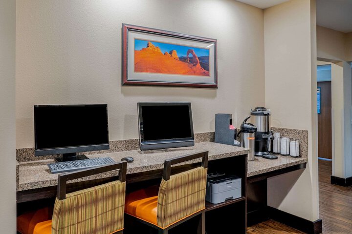 Business Center 42 of 48