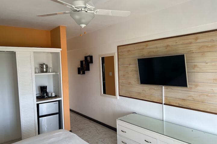 Room 33 of 95