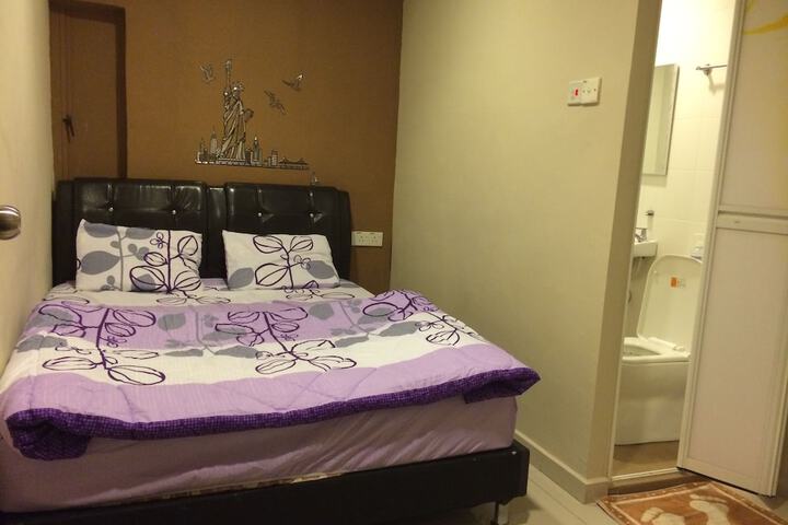 Room 5 of 6