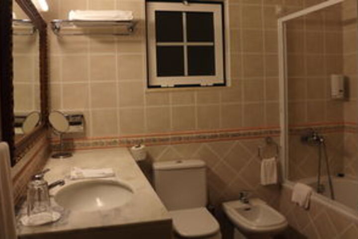 Room 10 of 60