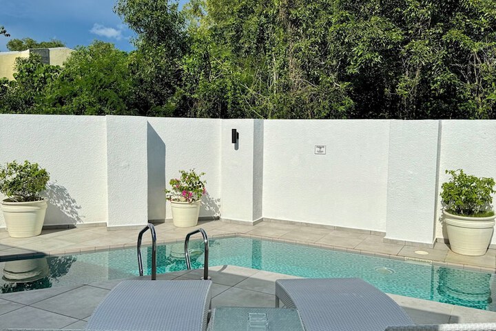 Pool 39 of 90