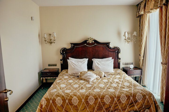 Room 13 of 40