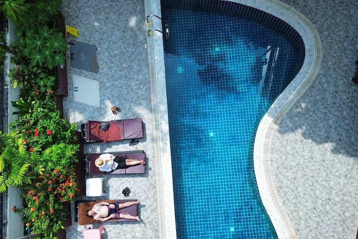 Pool 103 of 147