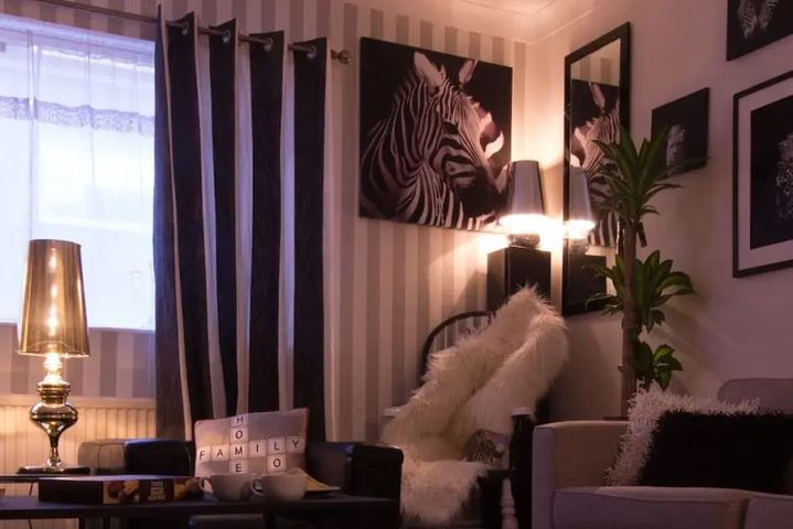 Room 2 of 16