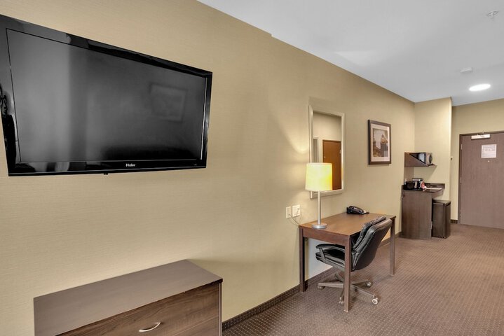 Room 17 of 40