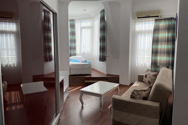 Room 12 of 78