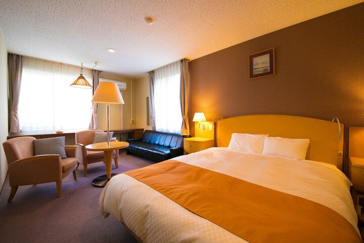 Room 13 of 107