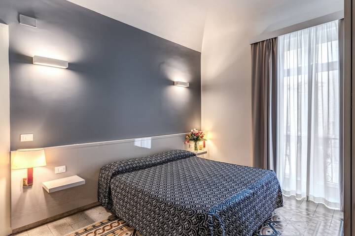 Room 8 of 37