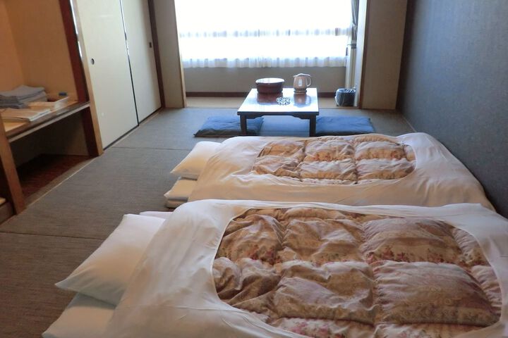 Room 11 of 24