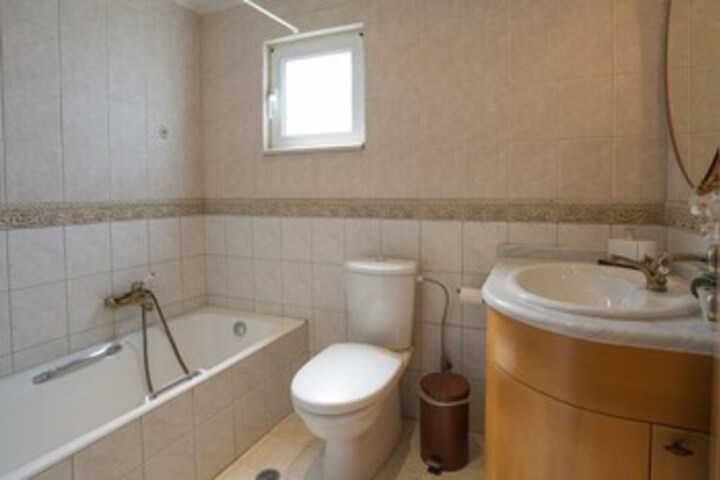 Room 9 of 23