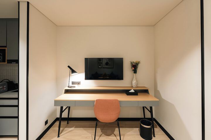 Room 2 of 78