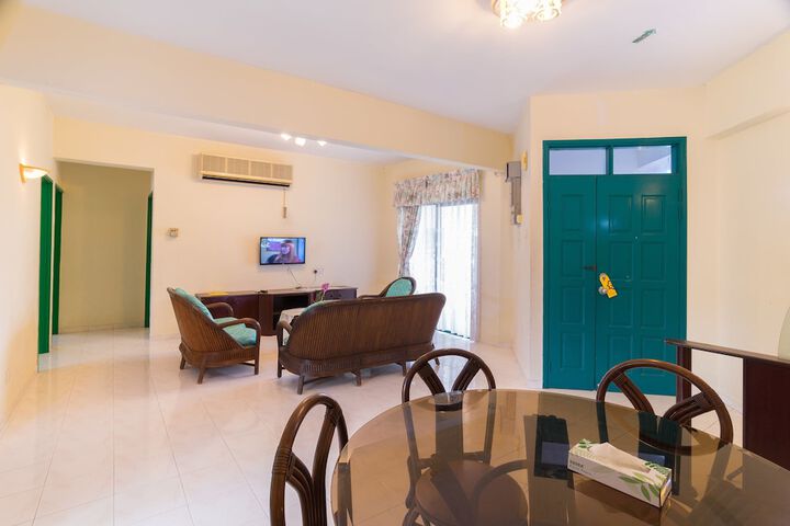 Room 7 of 18