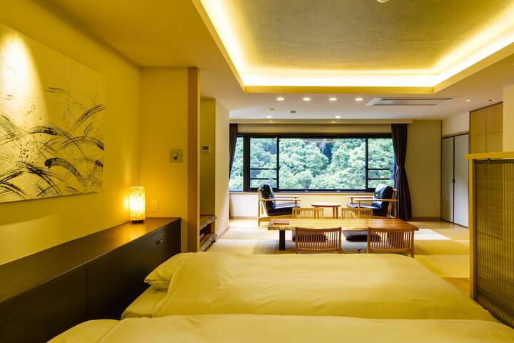 Room 8 of 43
