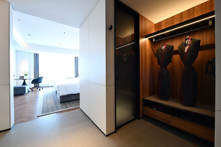 Room 60 of 82