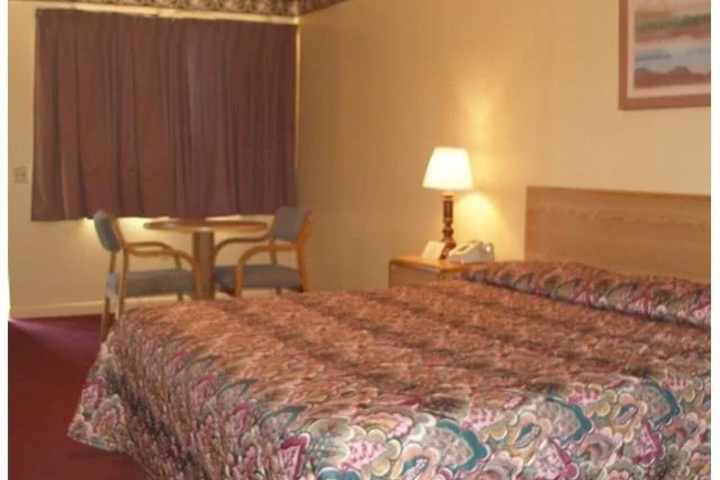 Room 4 of 6