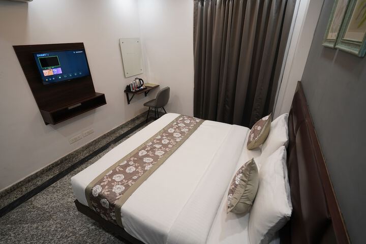 Room 19 of 73