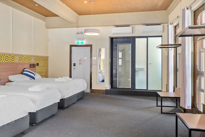 Room 6 of 50