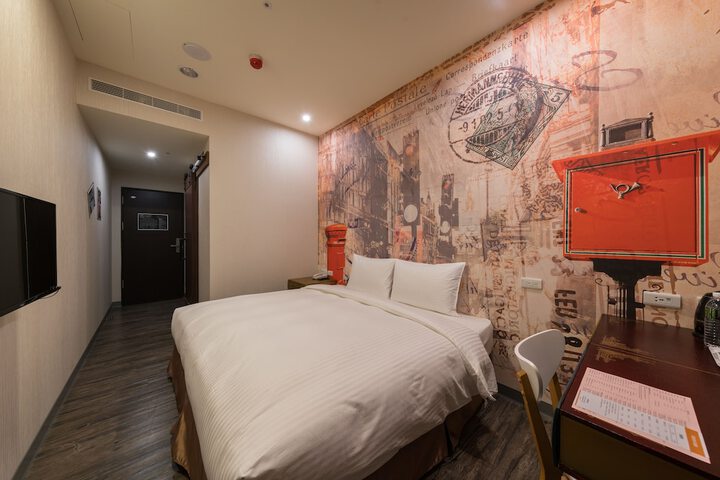Room 18 of 97