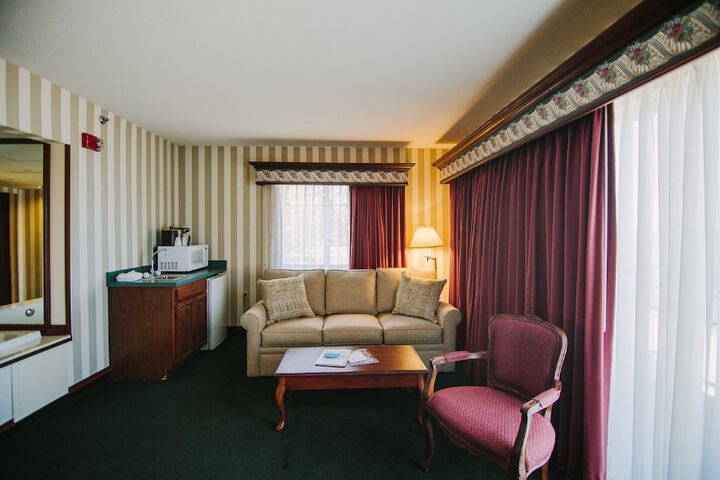 1 King Bed (9 of 11)