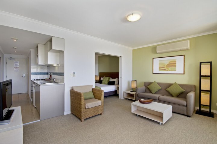Room 17 of 37