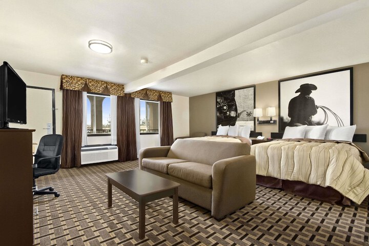 2 Queen Beds (5 of 6)