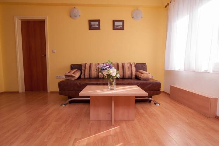 Room 4 of 60