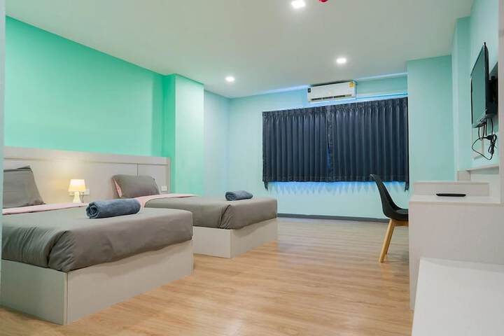 Room 9 of 23