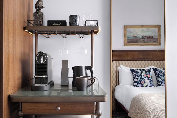 Room 25 of 58