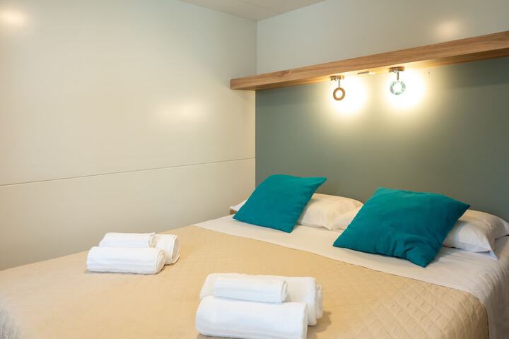 Room 8 of 46