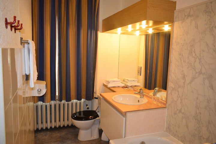 Room 20 of 40