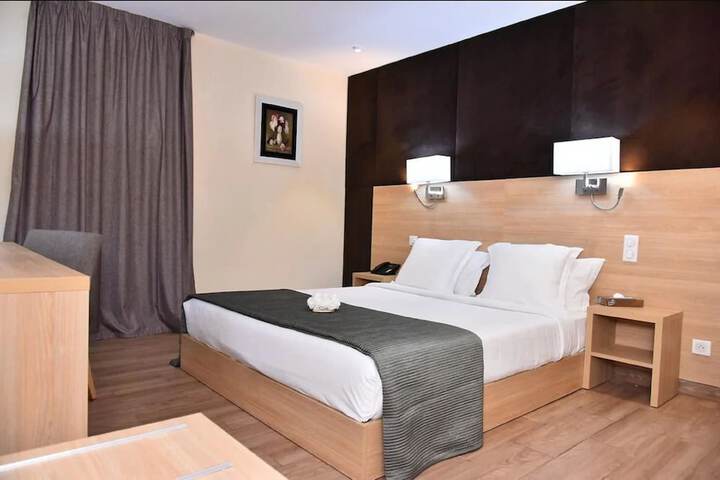 Room 15 of 37