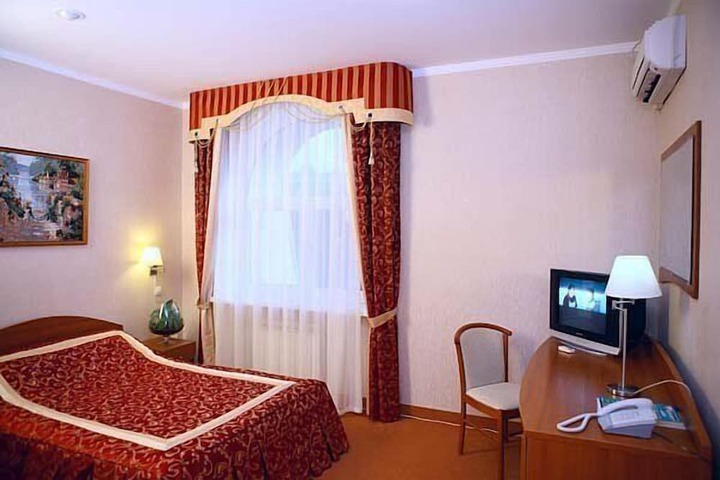 Room 6 of 43