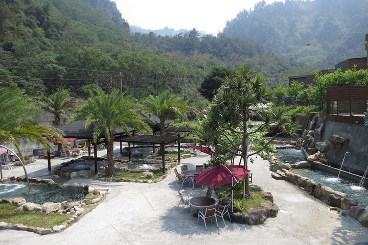 Hotel Exterior 56 of 58