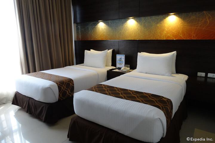 Room 16 of 38