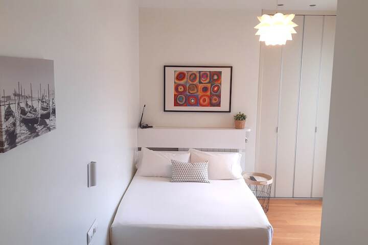 Room 9 of 30