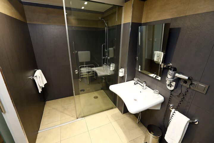 Room 20 of 31