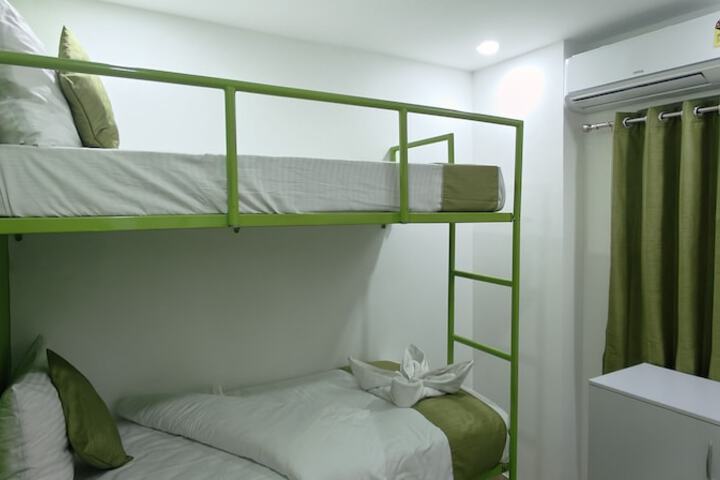 Room 8 of 9