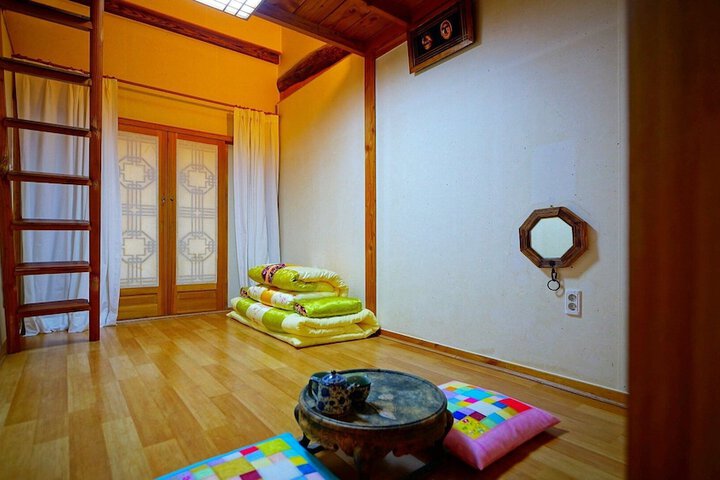 Room 15 of 38