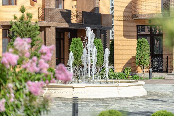 Hotel Exterior 28 of 29