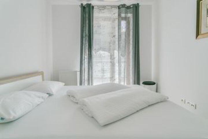 Room 35 of 177