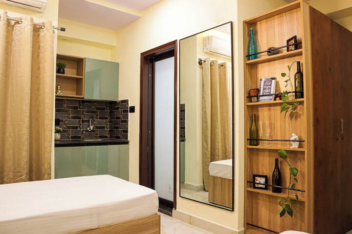 Room 4 of 18