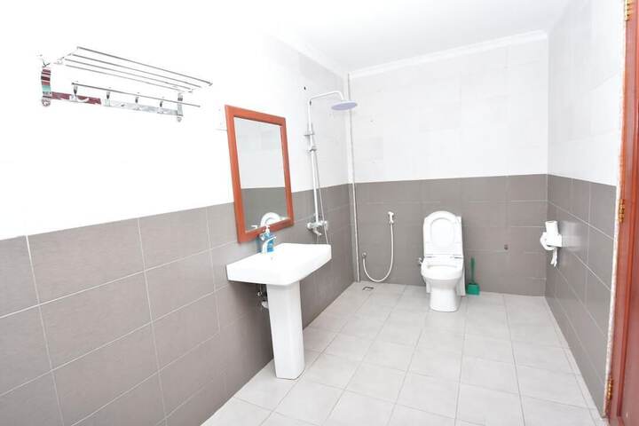Room 10 of 17