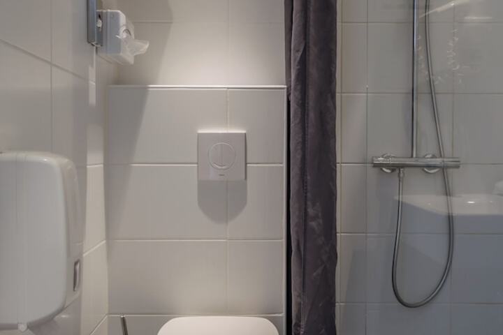 Room 30 of 54